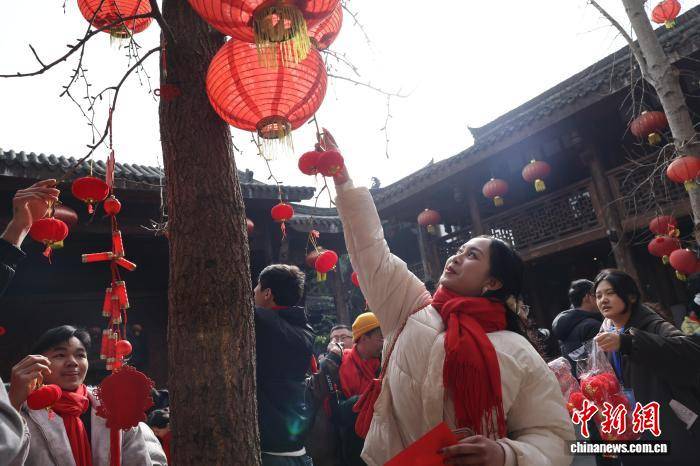 四川閬中：外籍留學生體驗春節文化