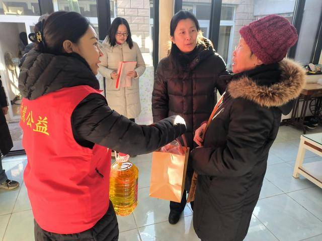 東慧公益攜手尚德公益走進新橋路中學開展需求調研與新春慰問