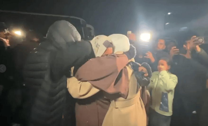 原創女性返回加沙遭以色列士兵捆綁審訊，並施壓充當以色列軍隊的線人