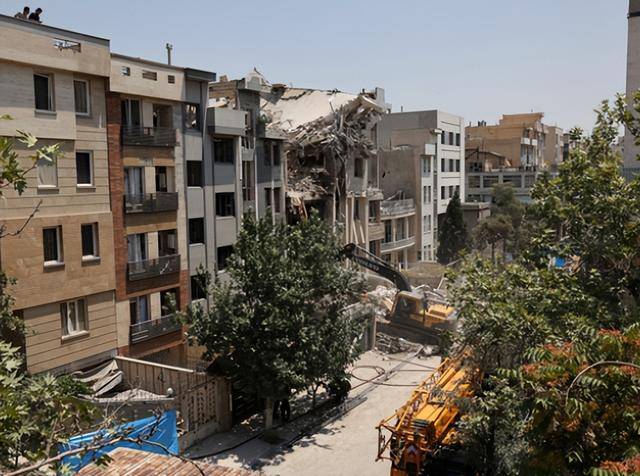 伊朗一小學被炸，118人遇難