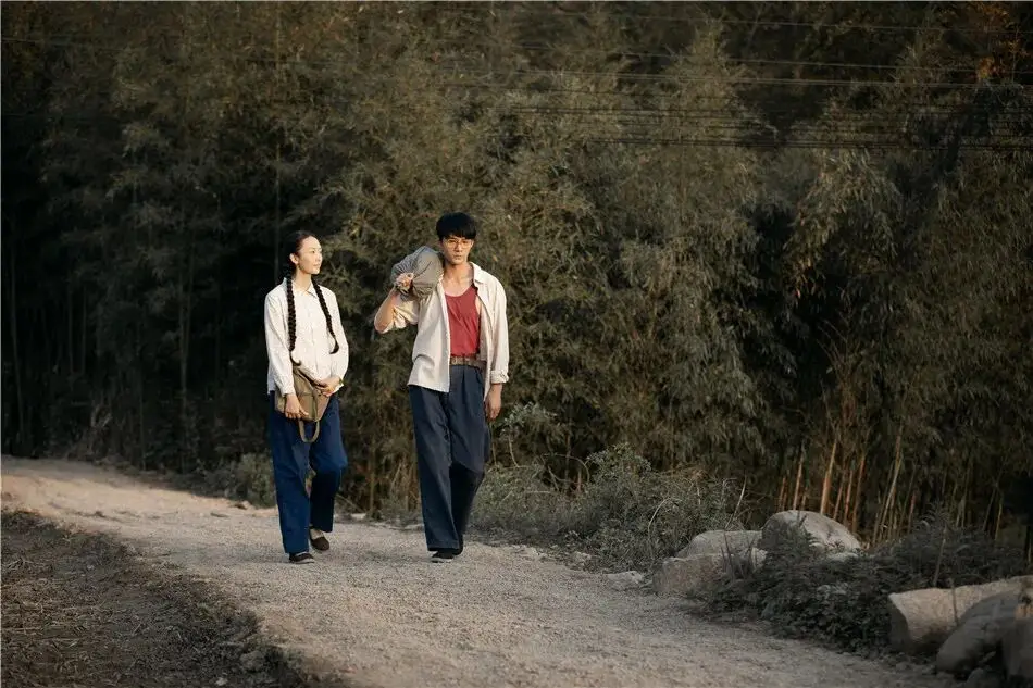 助力弟弟妹妹上大學：家庭第一代大學生的苦與樂