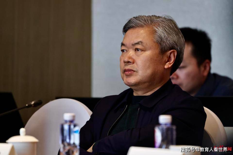 原創別再把AI當電子助教！中傳關停16專業背後：廖祥忠提醒教師轉型