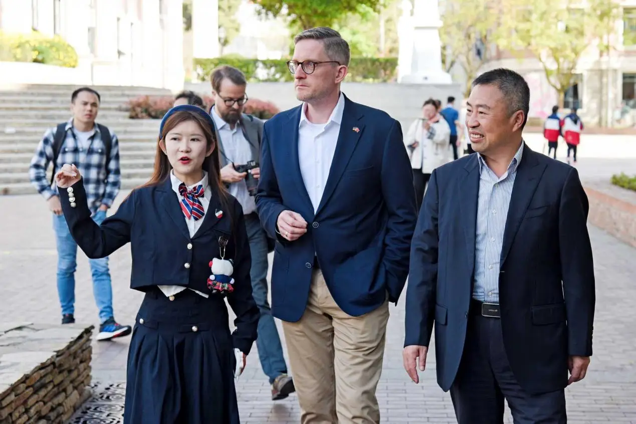 萬里之約！德國最古老中學打卡新川外國語