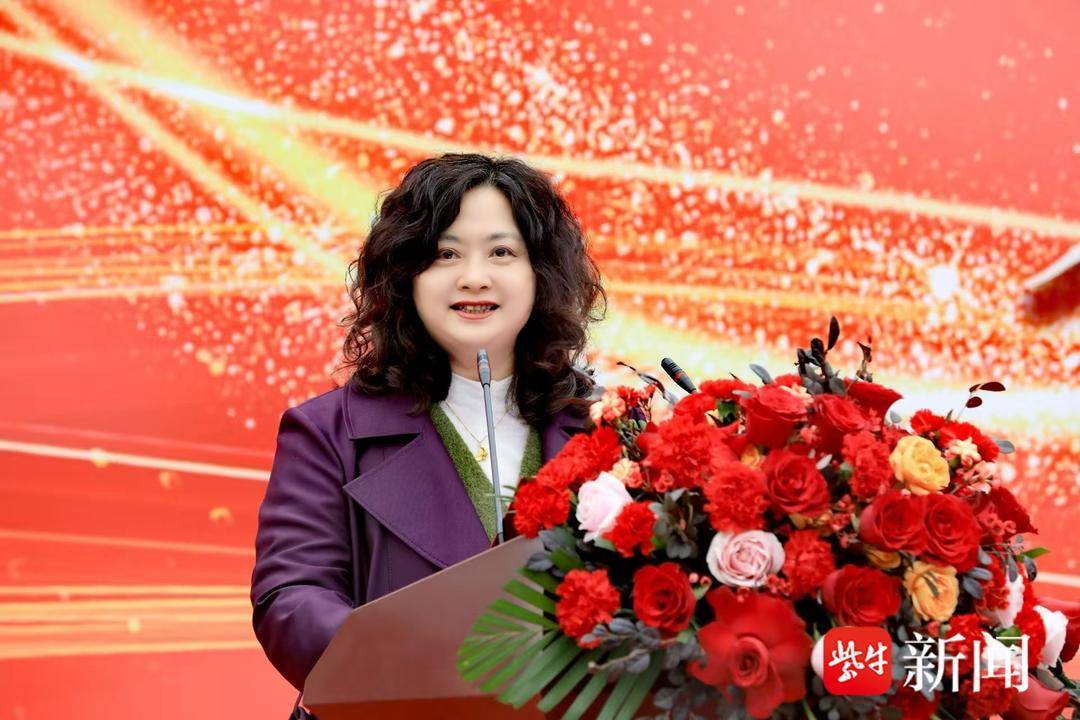 “青春的答案已經寫在夏天的風裡！”金陵中學高三成人儀式青春滿屏