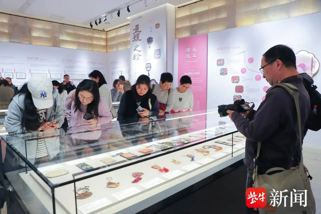 錦繡江南蘇州行｜“盈握之珍——荷包與刺繡之美”特展開幕