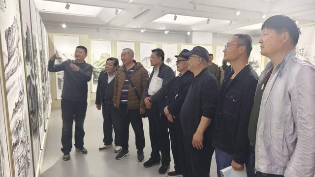 原創鄂州人自己的山水盛宴！這位本土畫家130幅焦墨畫驚豔亮相圖書館