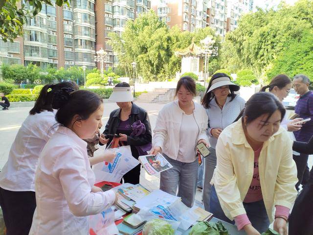 以書換蔬！鞏義市紫荊路街道文心社羣解鎖春日圖書漂流新玩法