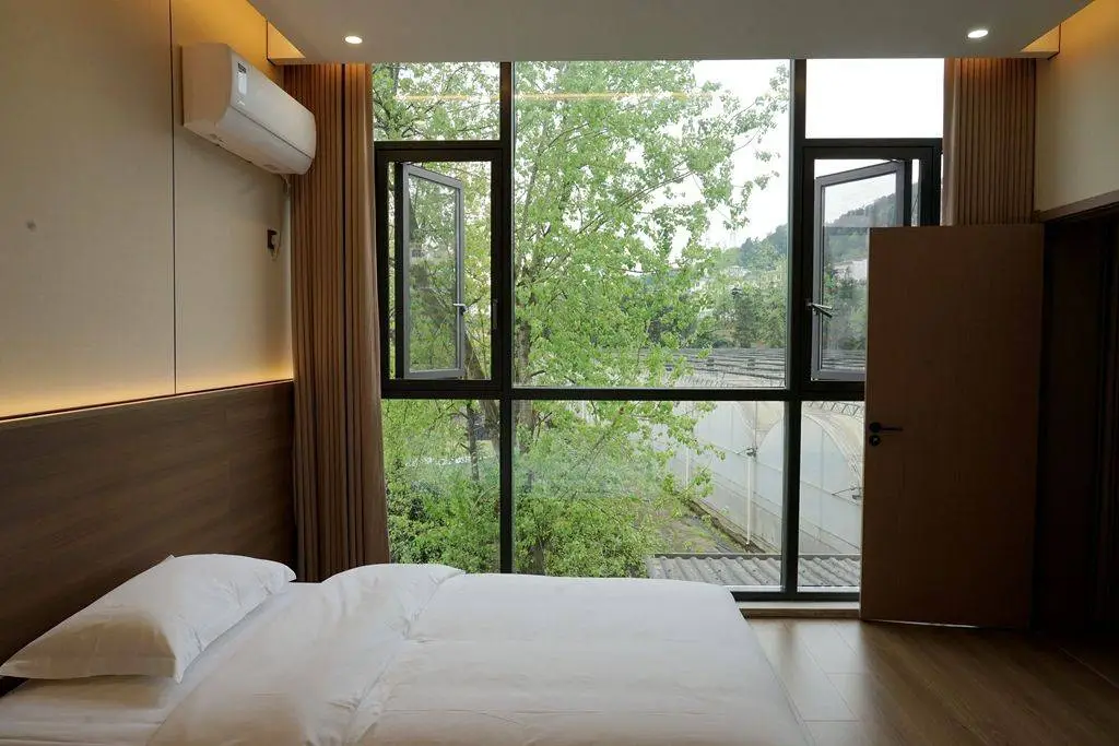 三峽移民鄭群英三改“雲水澗”