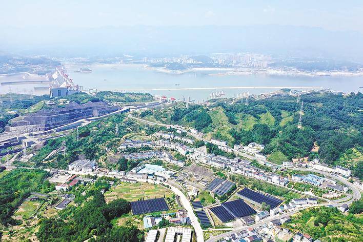 三峽移民鄭群英三改“雲水澗”