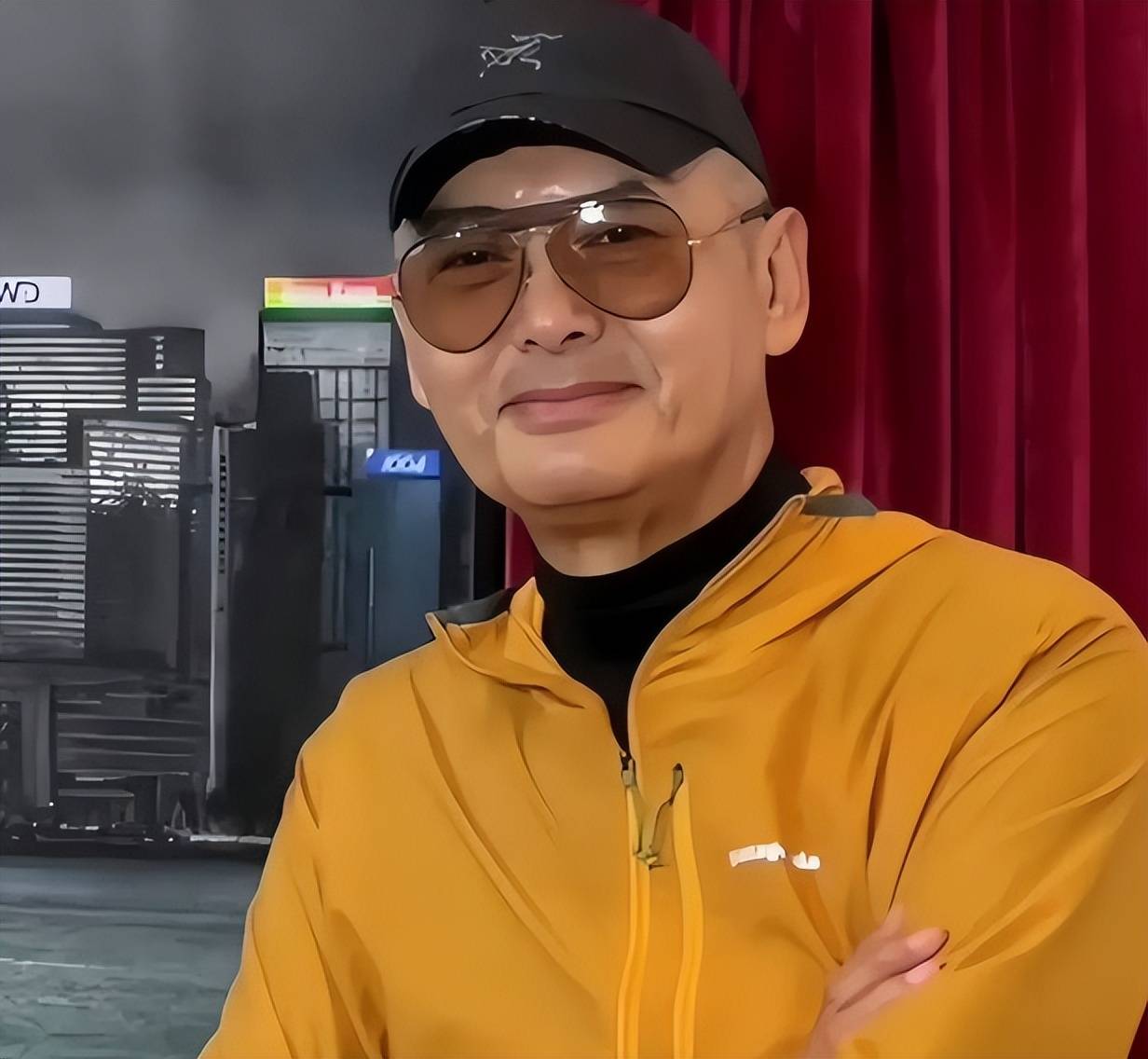 原創周潤發山頂洋房再降價出售，全屋裝修賣1.6億，賣了四年乏人問津