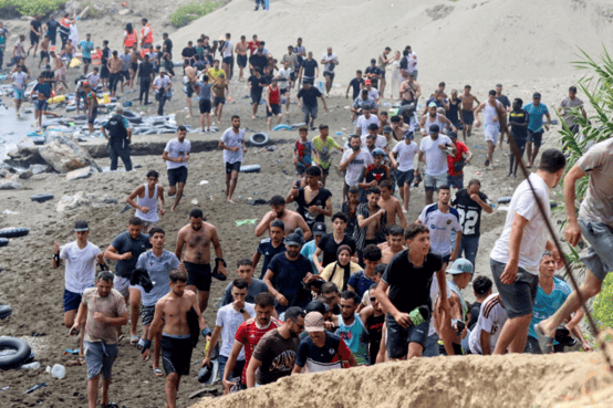意外長就大量移民湧入西班牙飛地表態，西班牙強烈不滿，宣佈召見意大使