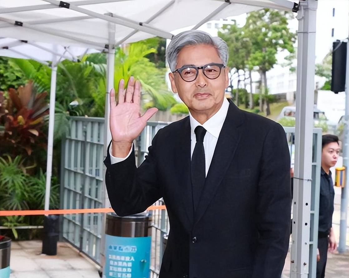 原創周潤發山頂洋房再降價出售，全屋裝修賣1.6億，賣了四年乏人問津