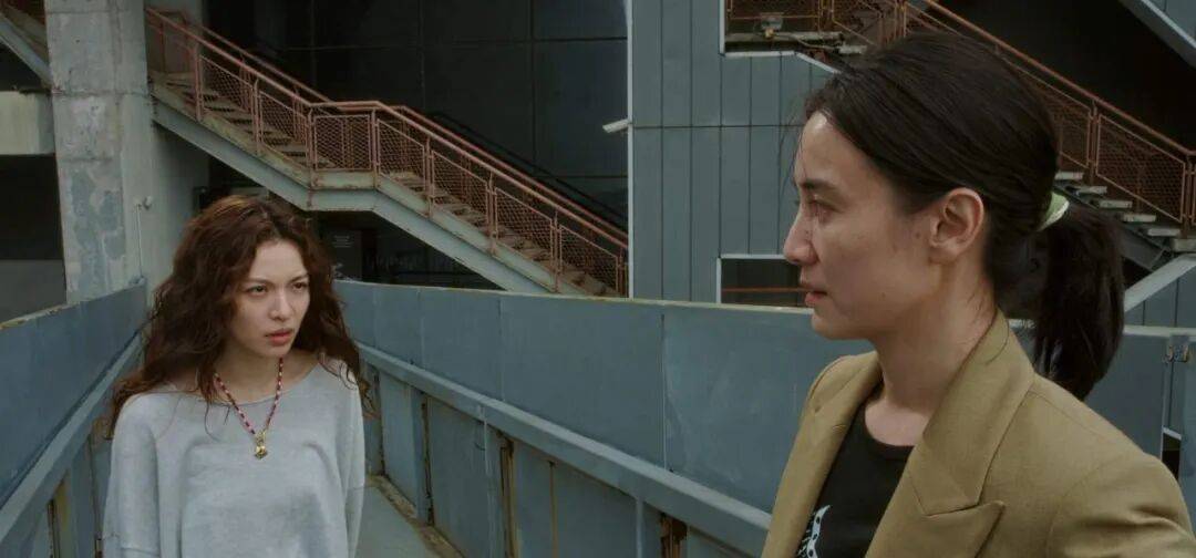 有“獨立女性”，就一定要有“落後女性”嗎？