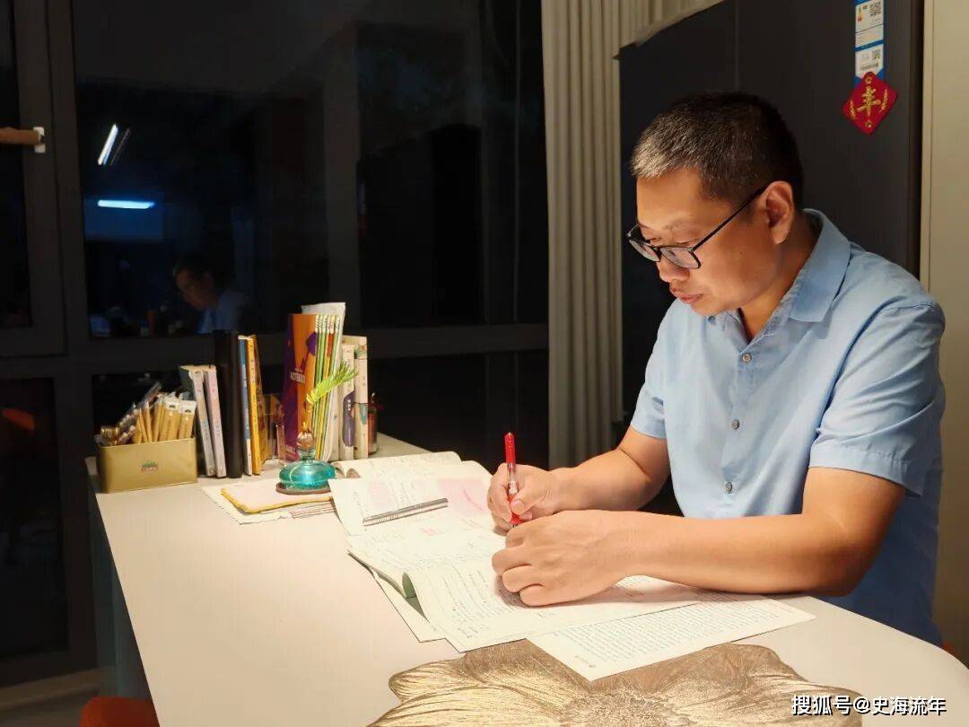 原創不務正業嗎，44的父親逆襲985研究生，引發全網激烈爭議