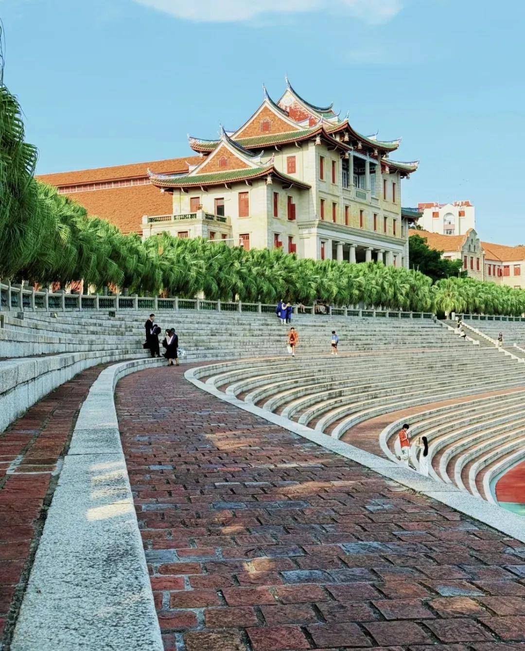 原創遊客1.44億人，旅遊總花費2136億元，全省旅遊老大，憑什麼是廈門