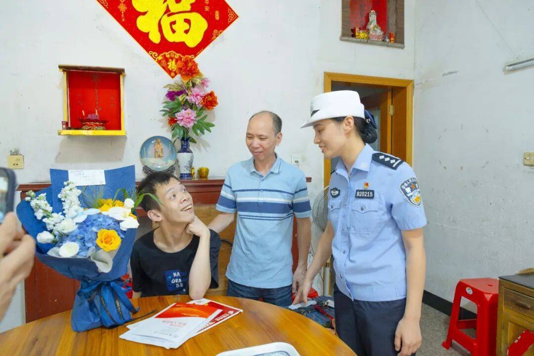 157級臺階，擋不住少年的大學夢！