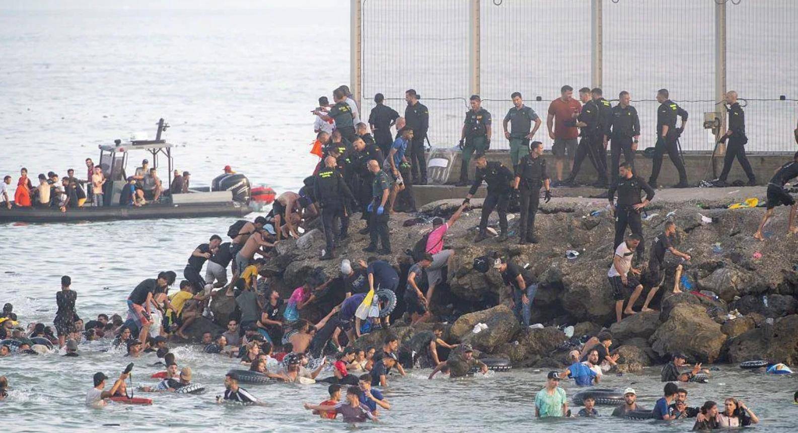 原創美國摩洛哥聯手做局，西班牙遭移民潮衝擊，歐盟經典“先鬧內訌”