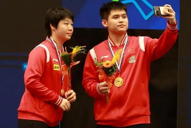 原創3-1奪冠，3-0大反擊，“動漫組合”林詩棟/蒯曼逆轉黃鎮廷/杜凱琹