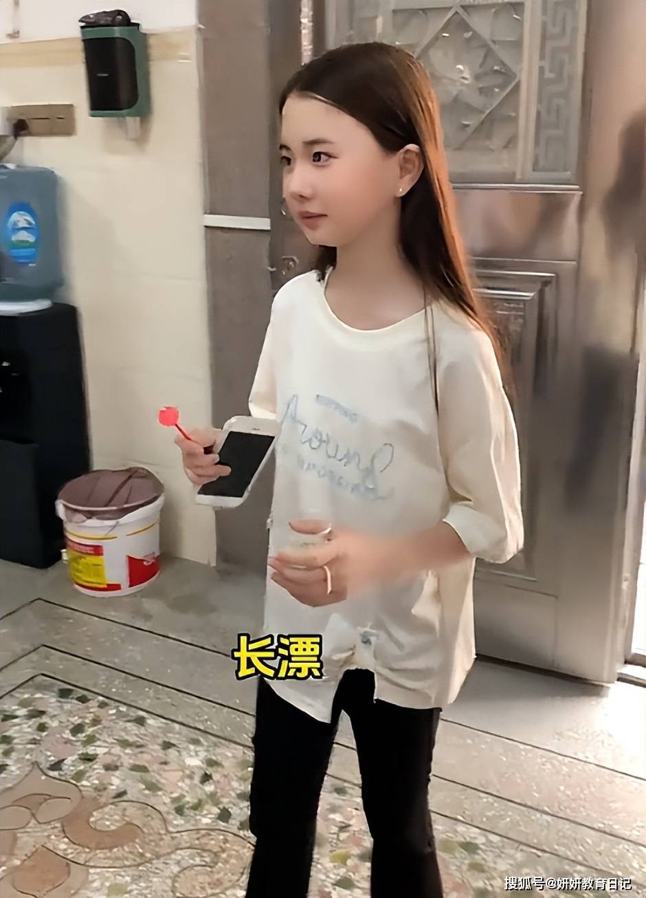 原創“她長了20歲的身體！”小學女生特殊氣質，網友：教不好會很可怕