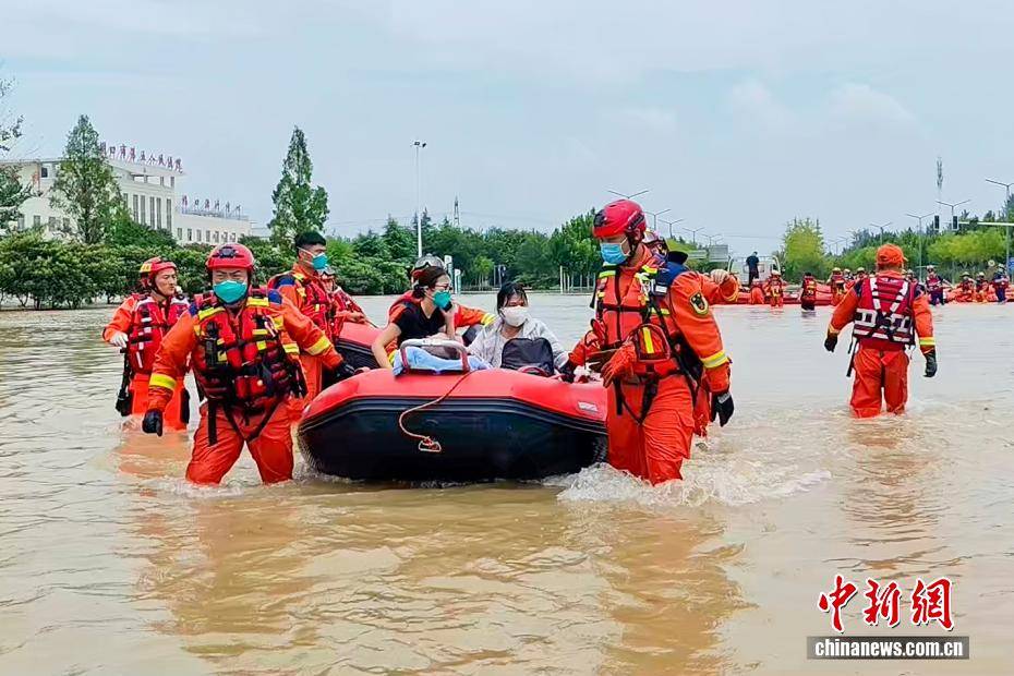 河南周口賈魯河堤防潰口：一醫院一駕校被淹 455人安全轉移
