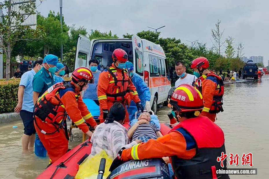 河南周口賈魯河堤防潰口：一醫院一駕校被淹 455人安全轉移