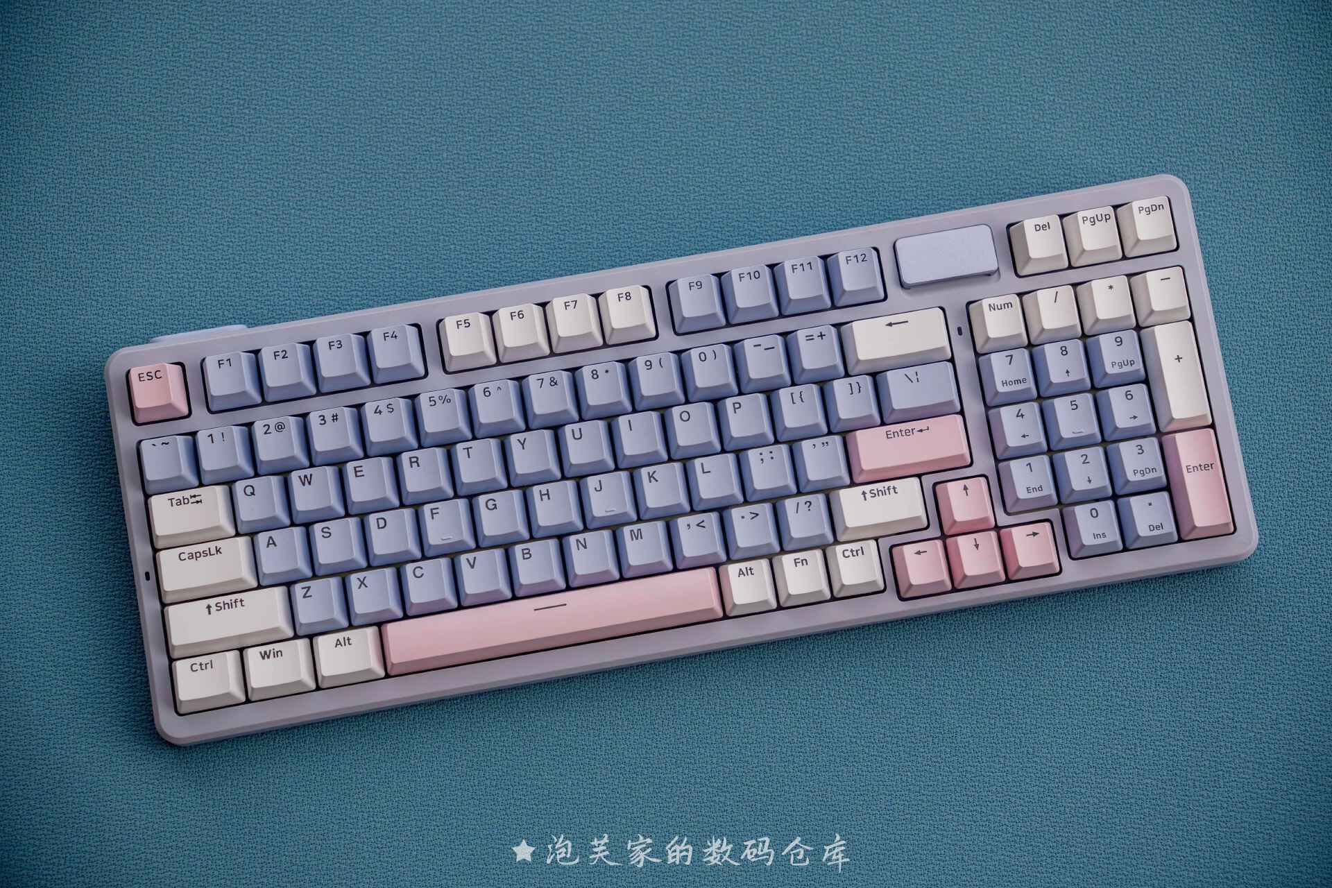 原創大學新生全套配齊，同樣一萬元，不同專業怎麼選擇更有價效比？