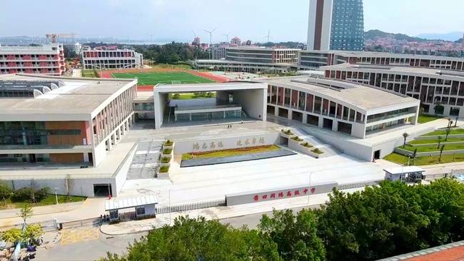 莆田媽祖健康城醫療教育基地完工交付域內閩鴻高階中學今秋迎新