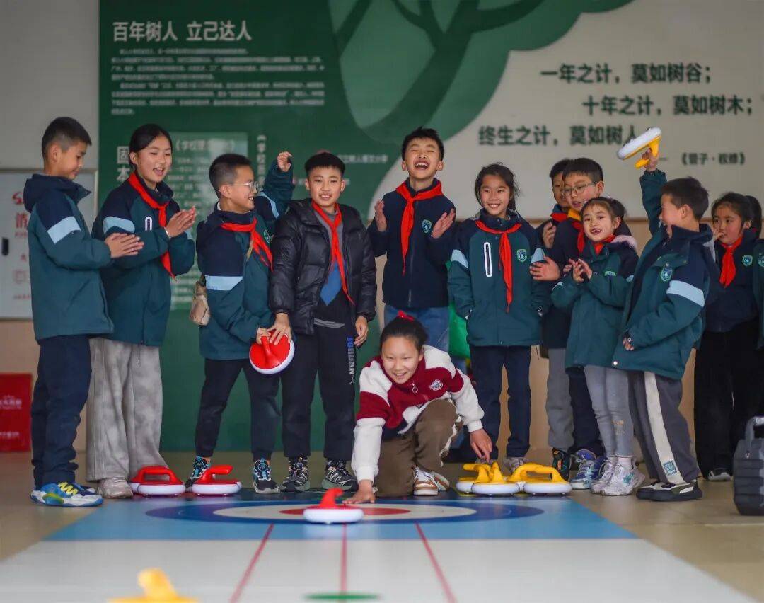 重慶幾乎不下雪，這群小學生卻拍了一部冰雪勵志劇！看哭全網！