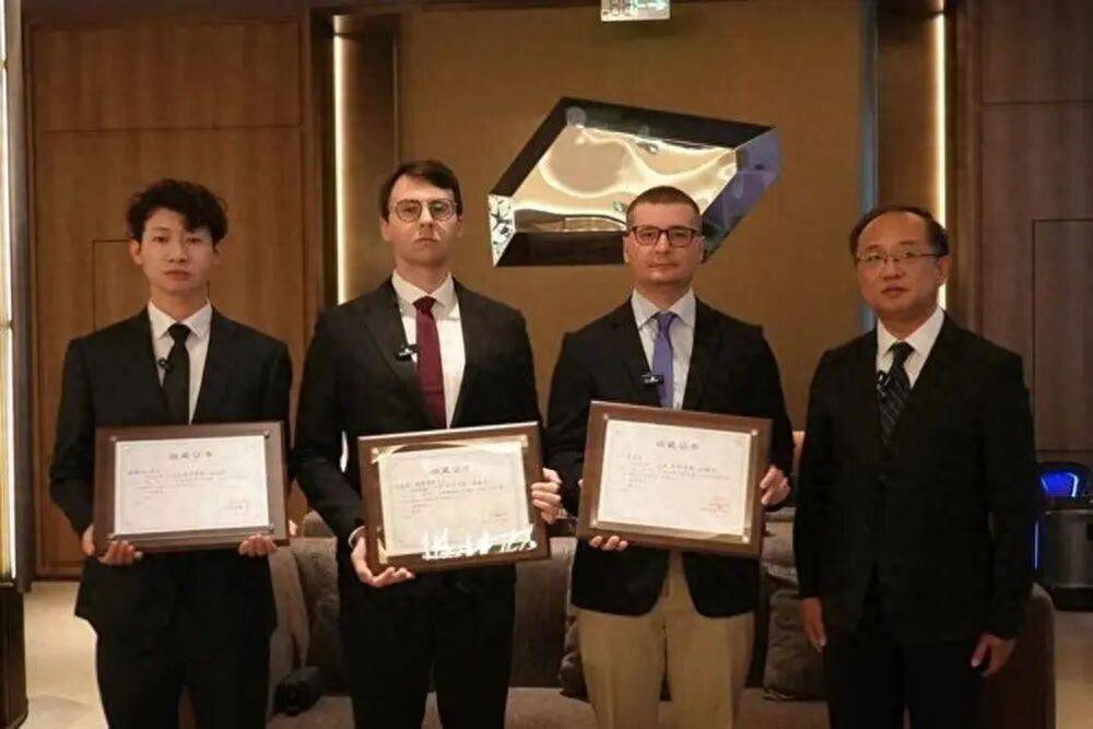 3位中法青年自費380萬元，向山東省圖書館捐贈26份共計86頁日本侵華檔案資料