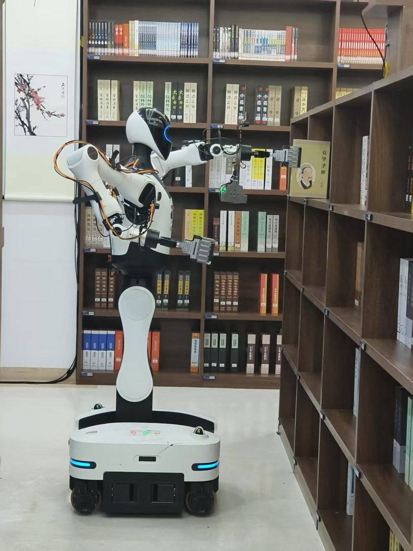 回收、擺放、巡檢糾錯，圖書整理員的活兒，機器人全包了！