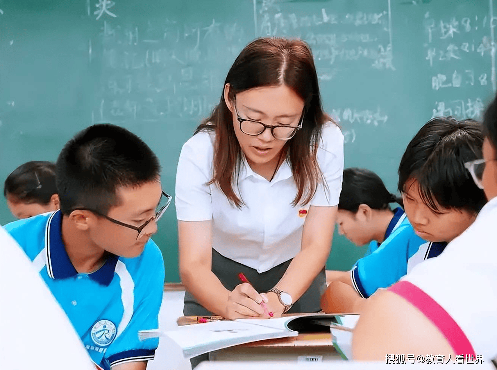 原創吉林一地招聘會計要教資：基層學校教師“身兼數職”的困境，還有解嗎？