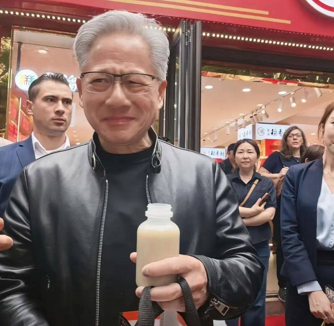 語文書裡的頂流美食博主“塌房”了？網友復刻他的菜譜差點吃吐