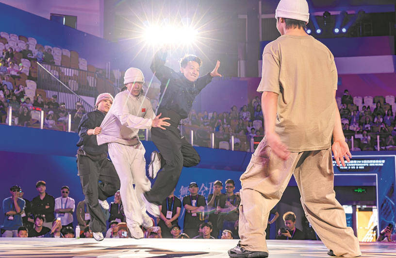2026成都世界體育舞蹈季落幕霹靂舞3V3混團世錦賽中國選手包攬冠亞軍
