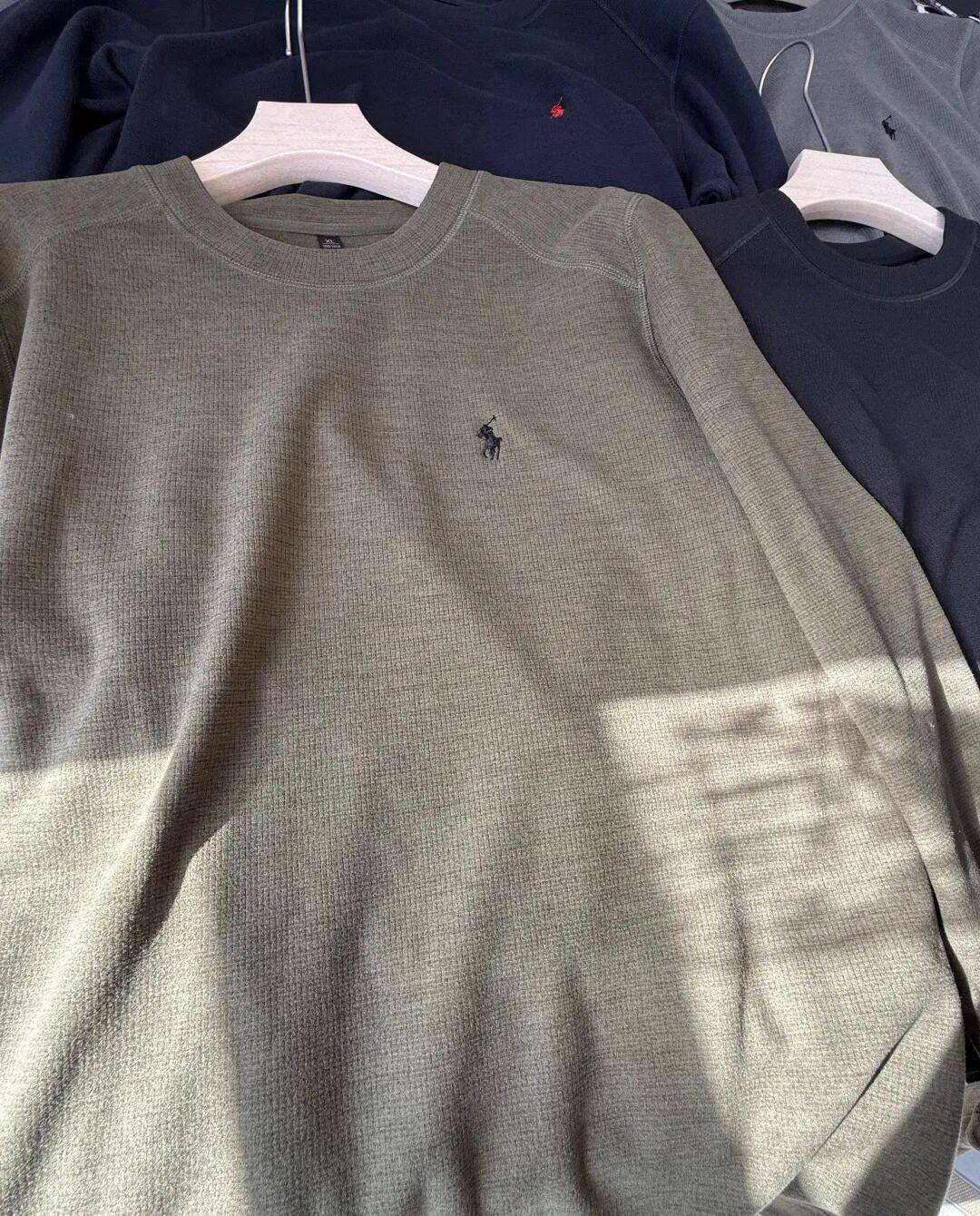 拉*夫同款刺繡圓領華夫格衛衣，男士衣櫃裡的經典款！