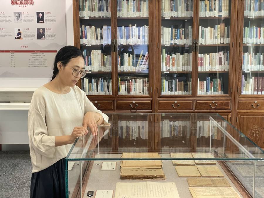 復旦圖書館用“寶藏藏品”為學生鋪就獨特成長路｜校館絃歌