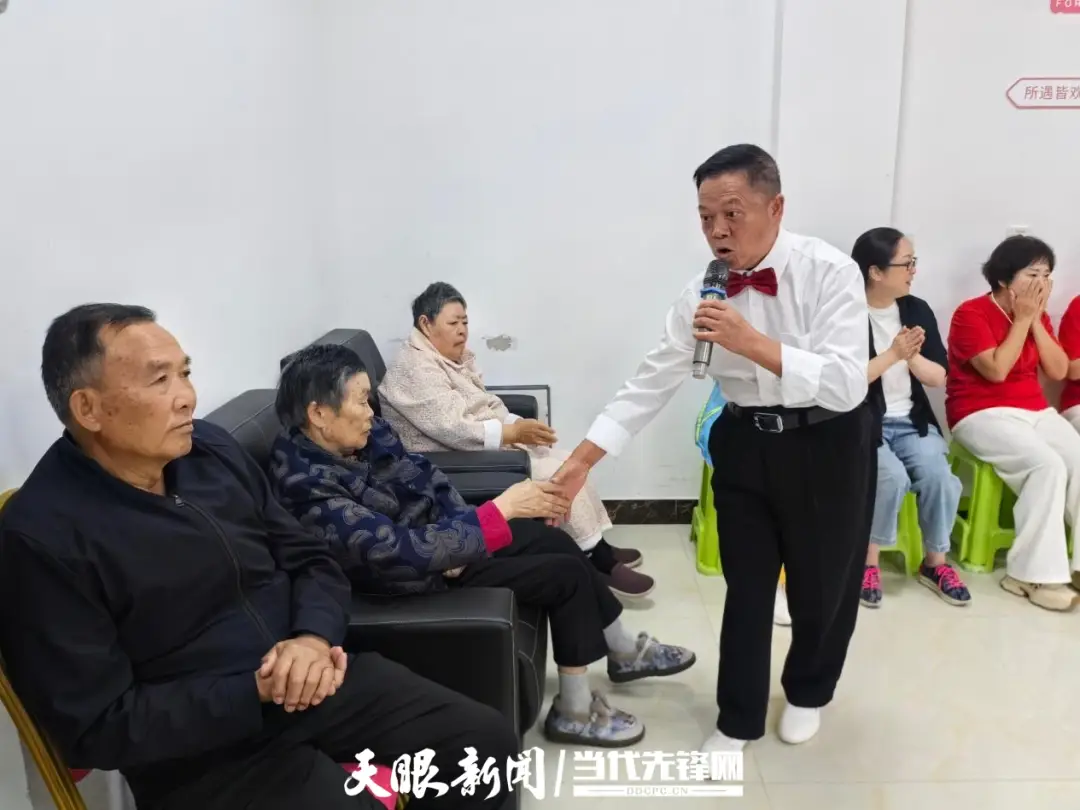 修文縣老年大學銀齡志願服務隊走進勝康老年公寓