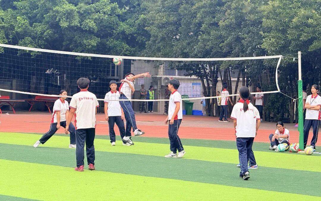 簡陽市實驗中學：“泳”往直前強體魄 五育並舉育新人