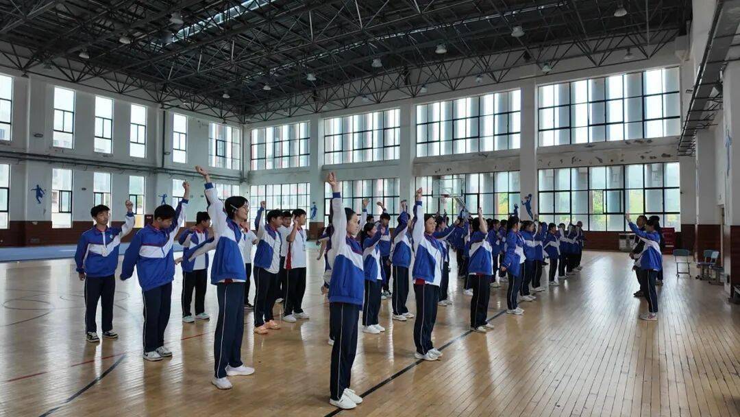 簡陽市實驗中學：“泳”往直前強體魄 五育並舉育新人